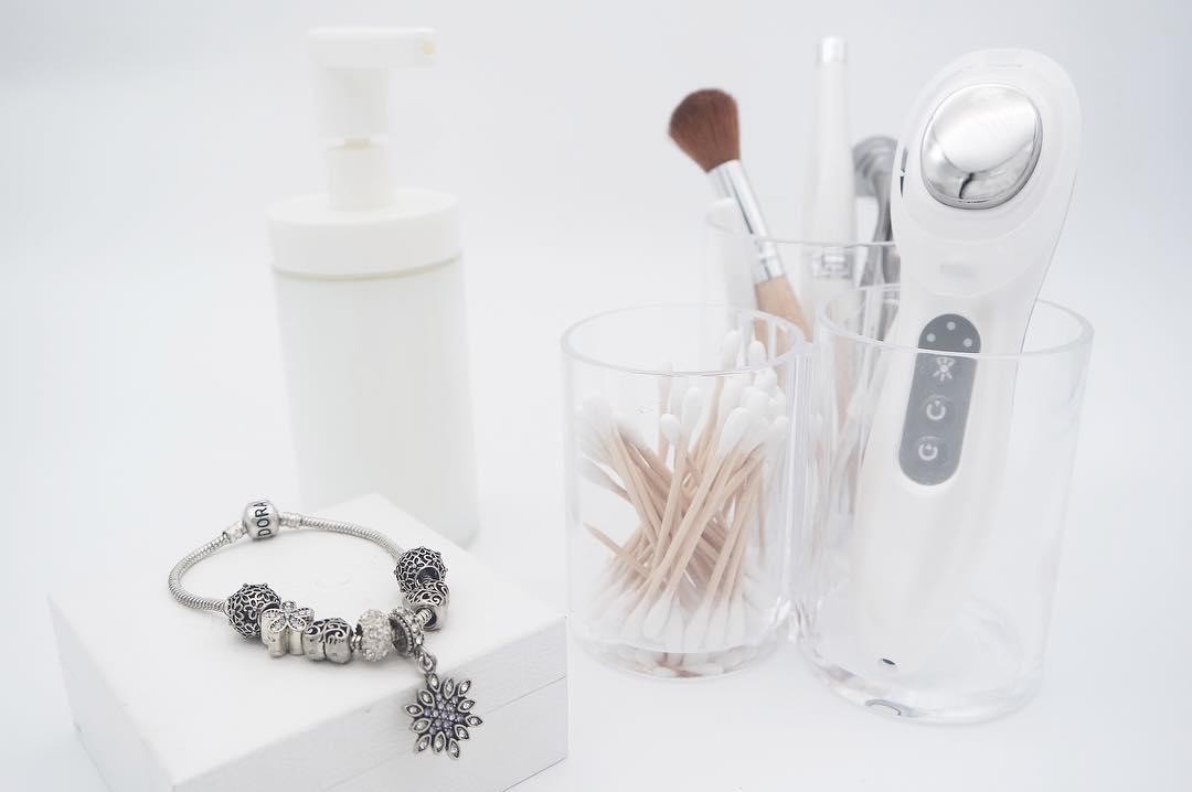 Travel Essential Beauty Devices for Healthy & Radiant Skin on the GO! - TOUCHBeauty